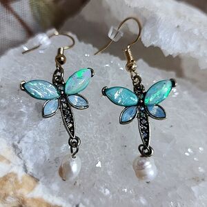 Opalescent Dragonfly Pierced Earrings NEW on Card Cultured Pearls Delicate